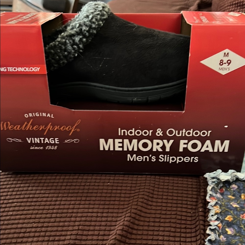 Weatherproof Black and Gray Men's Slippers